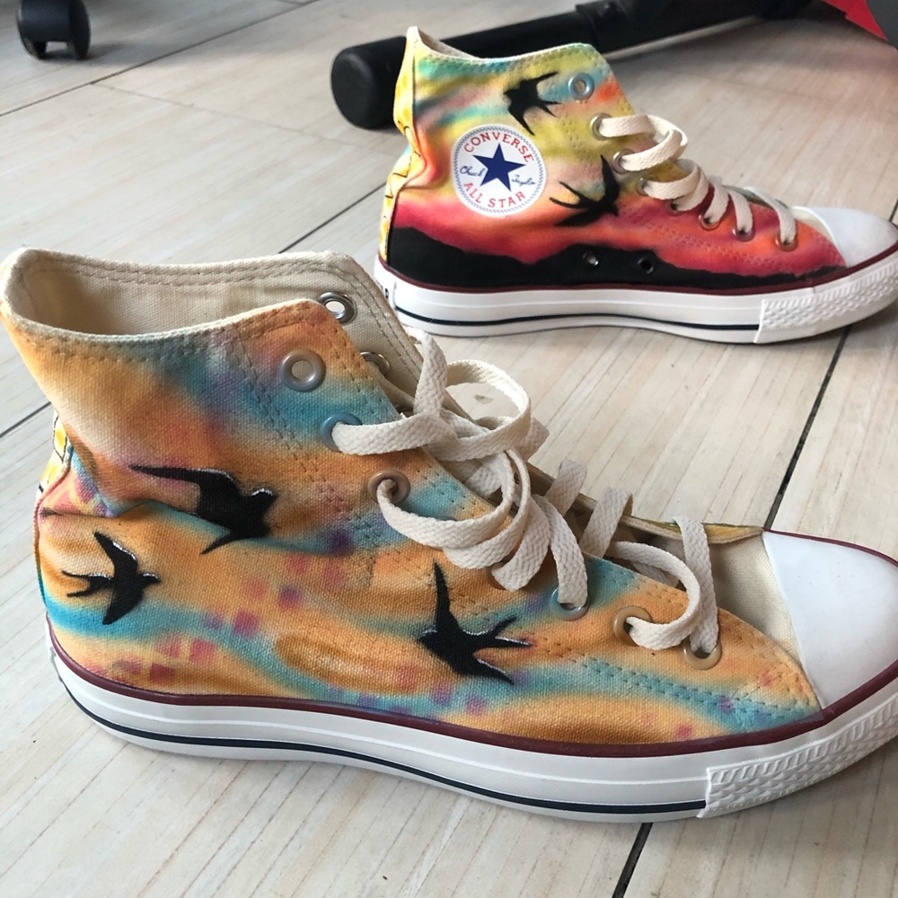 Chuck Taylor Swallow Custom - image 4